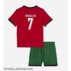 Portugal Cristiano Ronaldo #7 Hemmadräkt Barn EM 2024 Kortärmad (+ Korta byxor)